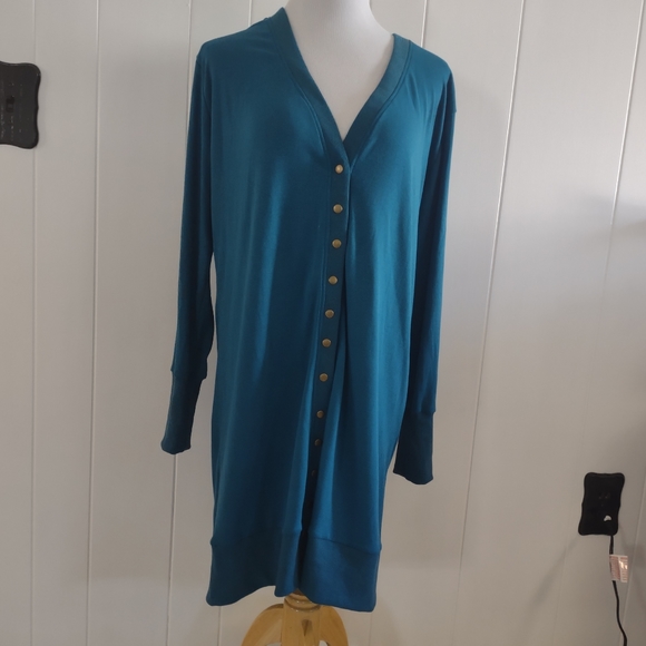 Long Cardigan - Snap Closure - Picture 11 of 13